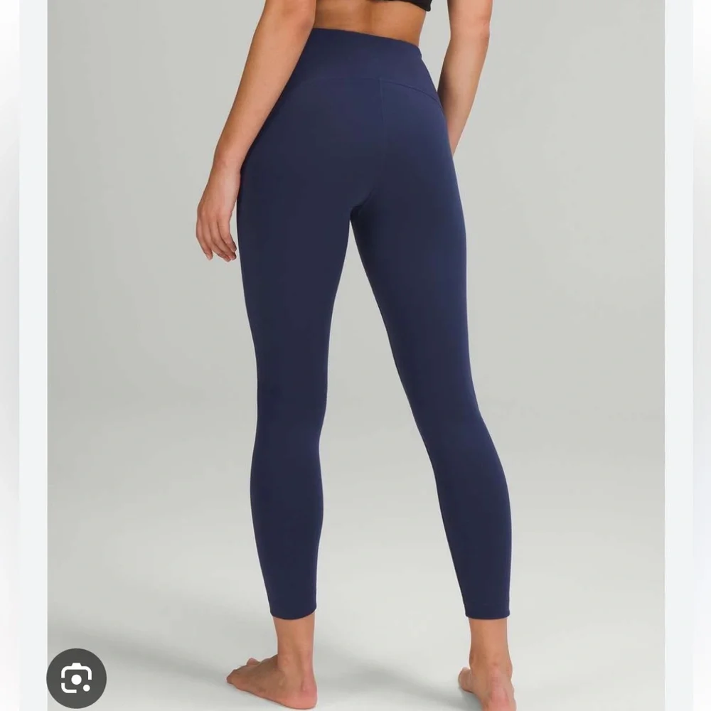 Lululemon navy Instill high rise right leggings size 8 - Picture 3 of 7